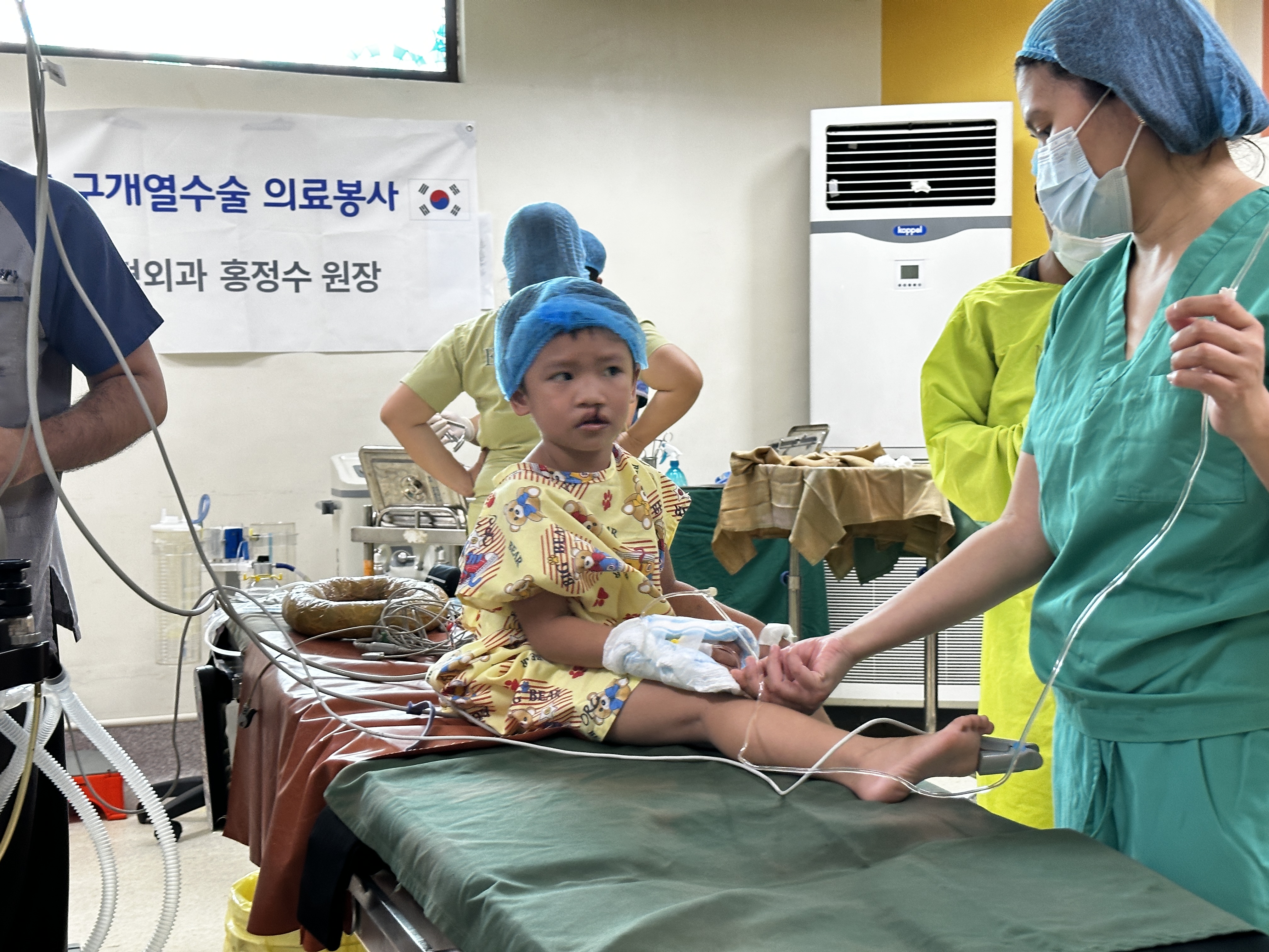 필리핀 구순구개열수술 의료봉사 — 수술 현장